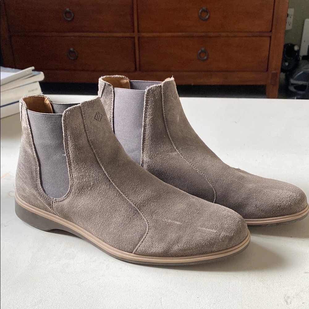 Men's Gray Suede Chelsea Boots